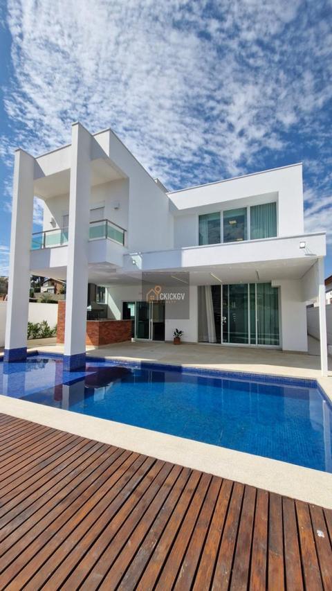 Venda ou Locação - Casa ampla e moderna valorizado condomínio Jardim Vila Paradiso, em Indaiatuba. Com 362m² de área construída, este belíssimo imóvel conta com 4 suítes, 4 dormitórios, 5 banheiros, sala de estar e sala de jantar, lavabo e escritório, piscina e área gourmet integrados.  